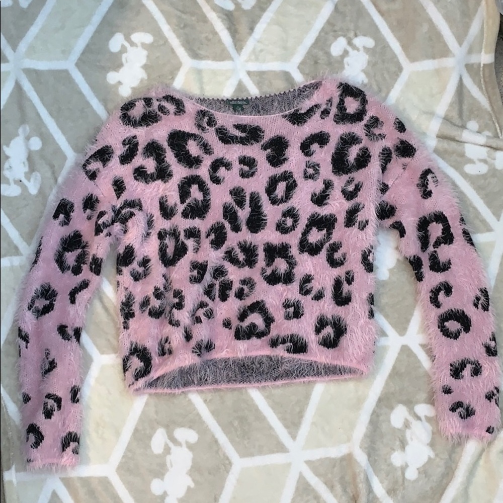 Fuzzy blanket leopard sweater